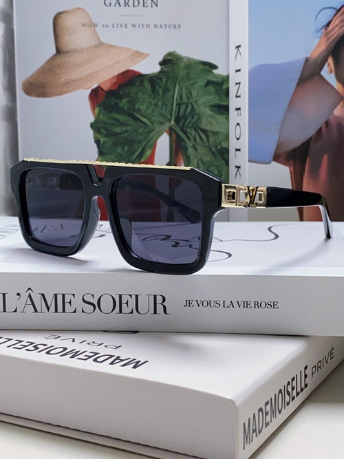 ルイヴィトンサングラス正面デザイン